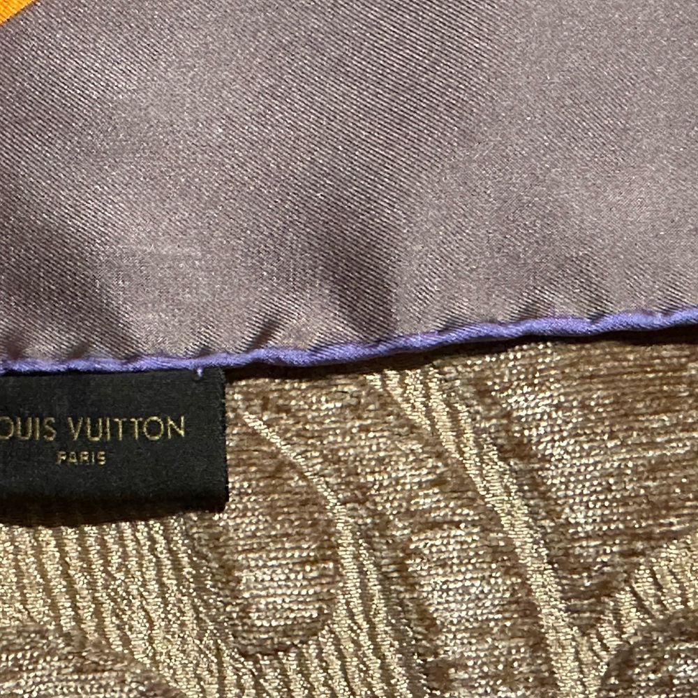 Louis Vuitton Scarf - Picture 4 of 7